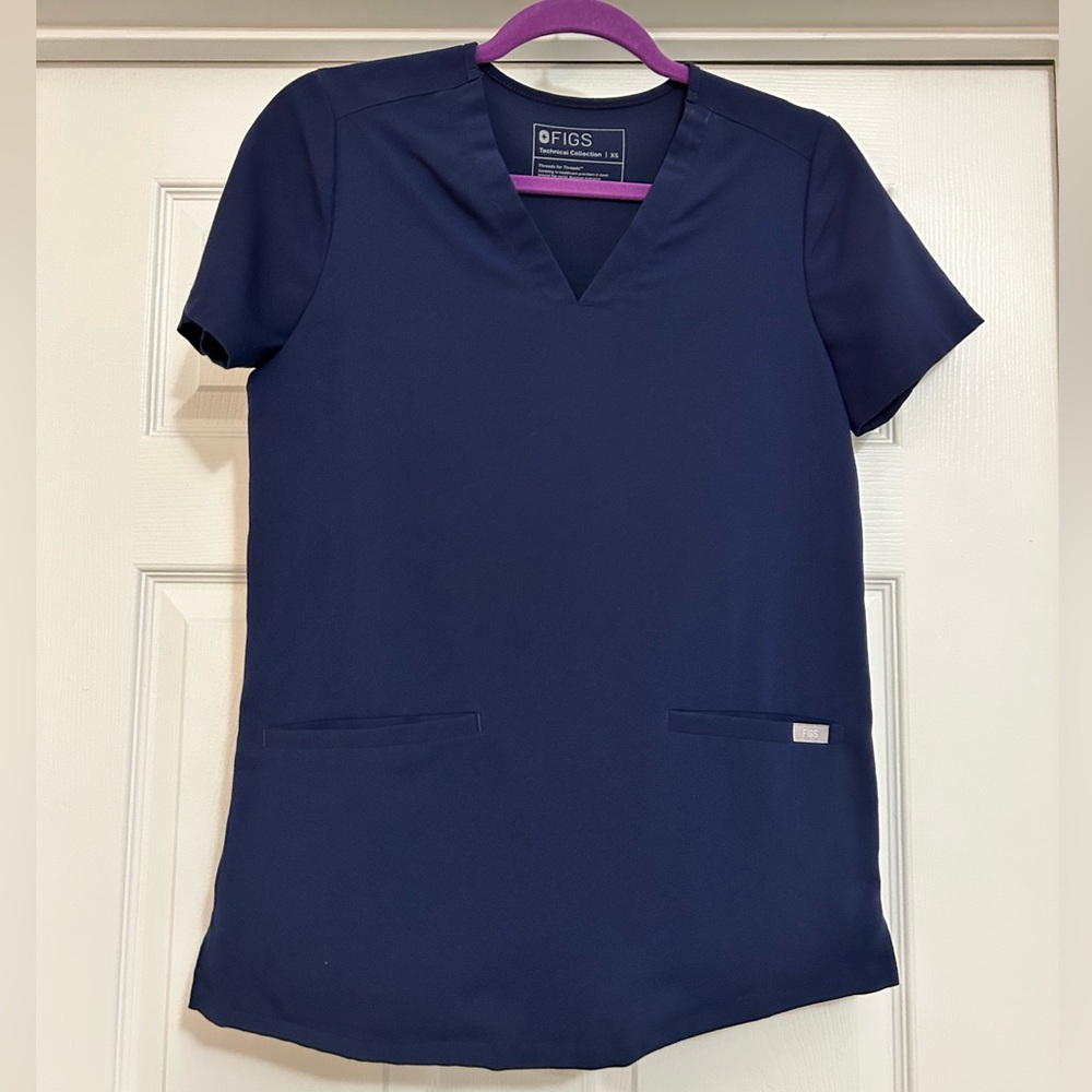Figs Casma three pocket scrub top
